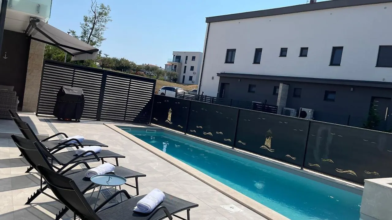Villa Lighthouse Mit Pool Und Jacuzzi Bašanija Kroatien
