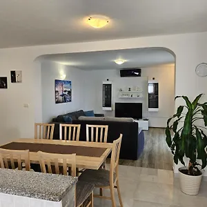 https://apartment-loborika-dj.pula-hotels.org